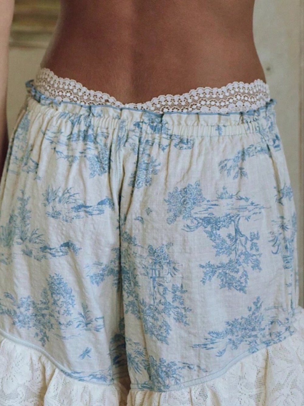 Boho Floral Print Stretchy Waist Tiered Lace Shorts - Picture 11 of 12